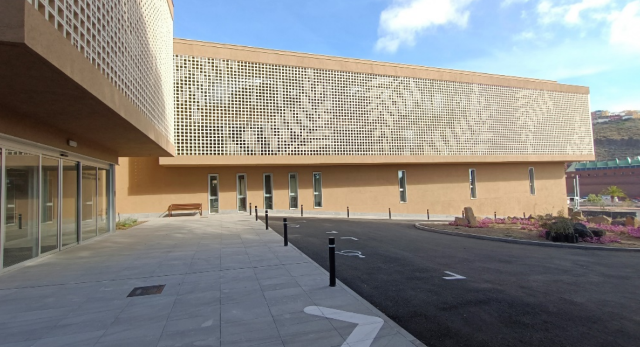 120423 Exterior Centro Sociosanitario 1