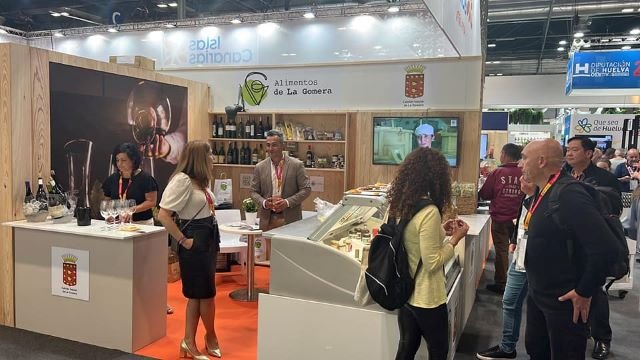 280323 Stand de Alimentos de La Gomera en el Salón Gourmets de Madrid en 2022