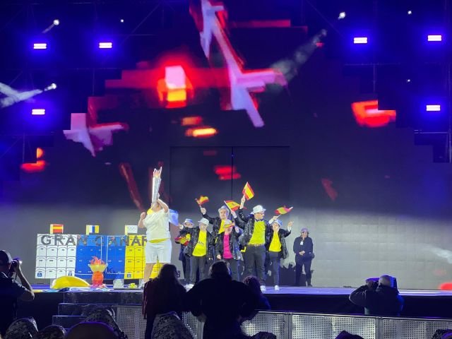 Actuación en la categoría de grupo con la fantasía Olimpiadas en Las Palmas de Gran Canaria