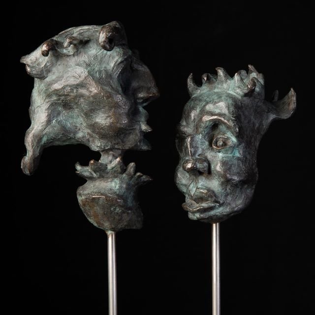 Bronces alusivos a las figuras de Pedro de Vera y Doramas