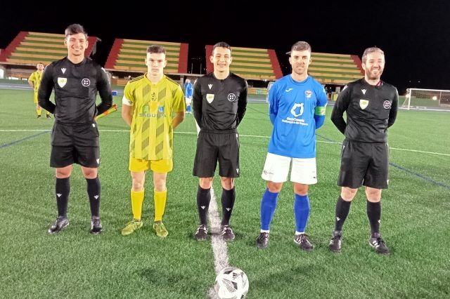 Capitanes y trió arbitral 17 2 23