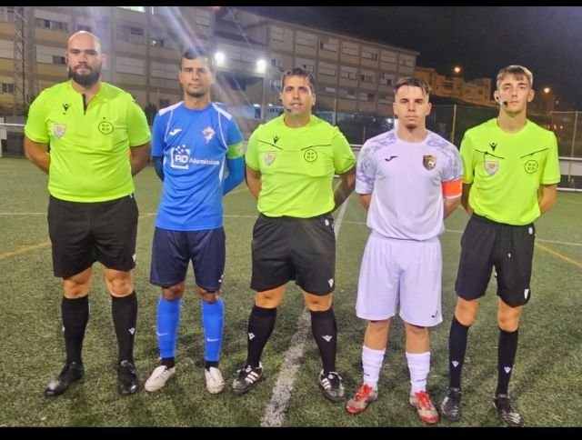 Capitanes y trió arbitral 24 10 25