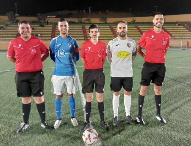 Capitanes y trió arbitral 6 3 26