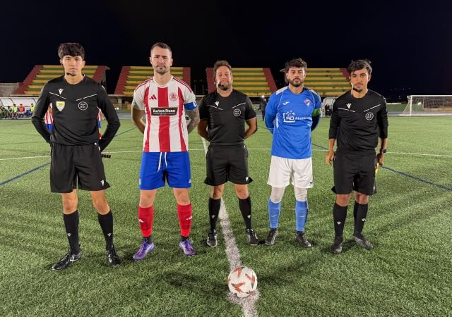 Capitanes y trió arbitral 9 1 26