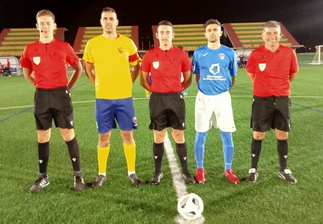 Capitanes y trío arbitral 17 11 23