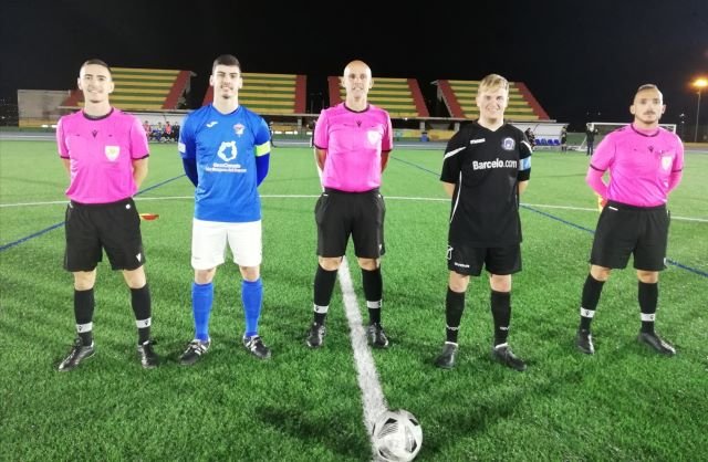 Capitanes y trío arbitral 25 3 2022