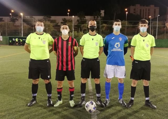 Capitanes y trío arbitral 8 3 2022