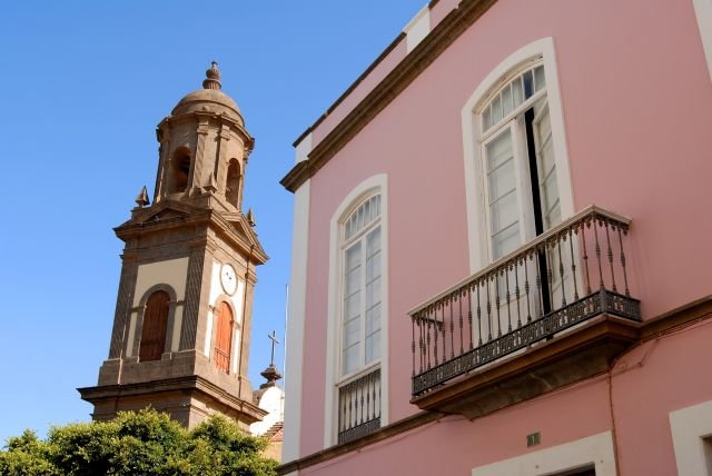 Casco Antiguo e Iglesia Parroquial de Santa María de Guía
