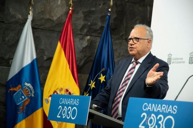 Casimiro Curbelo durante una rueda de prensa