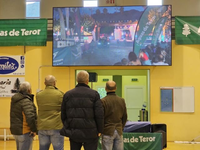 El consejero de Deportes visita el servicio de Gran Canaria Activa en Teror y supervisa la renovacion del Pabellon Polideportivo 3