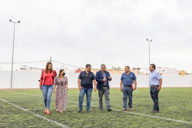 FOTO INAUGURACIÓN INSTALACIÓN ELÉCTRICA E ILUMINACIÓN POR PRIMERA VEZ CAMPO FÚTBOL EL MATORRAL