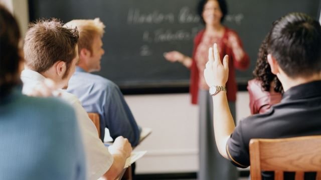 FOTO DE RECURSO clase educativa formación
