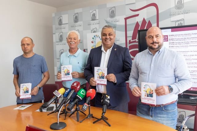 FOTO PRESENTACIÓN PROGRAMA FIESTAS PTO. DEL ROSARIO 2022