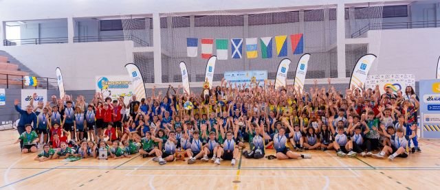 Foto. Imagen conjunta de baloncesto voleibol y balonmano