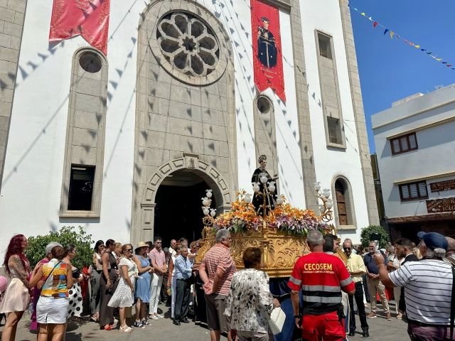 Foto 9 La Aldea celebra el diìa de su patroìn San Nicolaìs de Tolentino