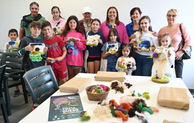 Foto de familia de los participantes en el Taller Creando con Lana 5