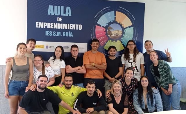 Foto de familia de los participantes en este taller