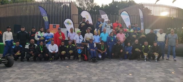 Foto familia ganadores XVI Slalom La Aldea