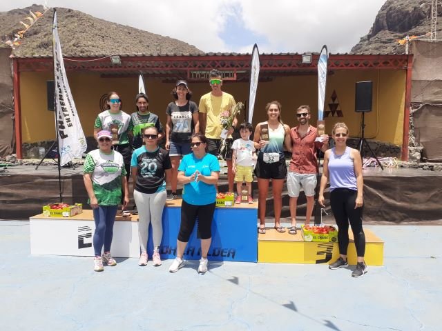 Ganadores carrera larga masculino y femenino 25 kmtro