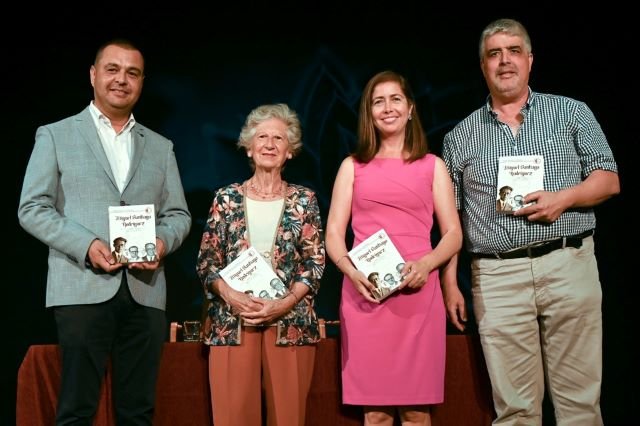 LIBRO MIGUEL SANTIAGO 6173