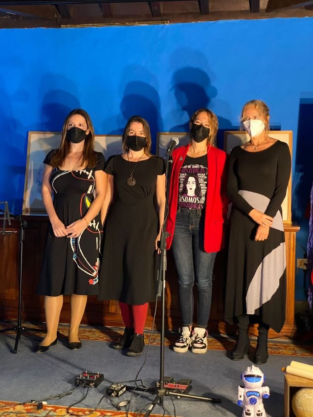 MUJER Y NIÑA CIENCIA 2