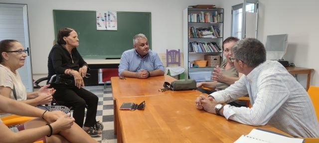 REUNIÓN ALCALDE Y VERDUGO AAVV EL MATORRAL ESTERAS DE GENEJEY Y SAN JUAN