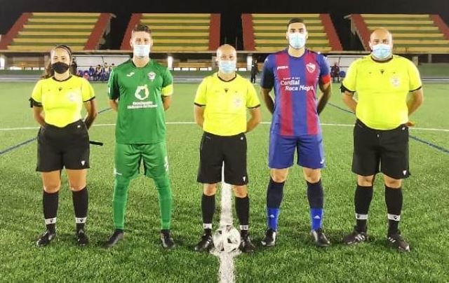 Trio arbitral y capitanes 12 11 2021