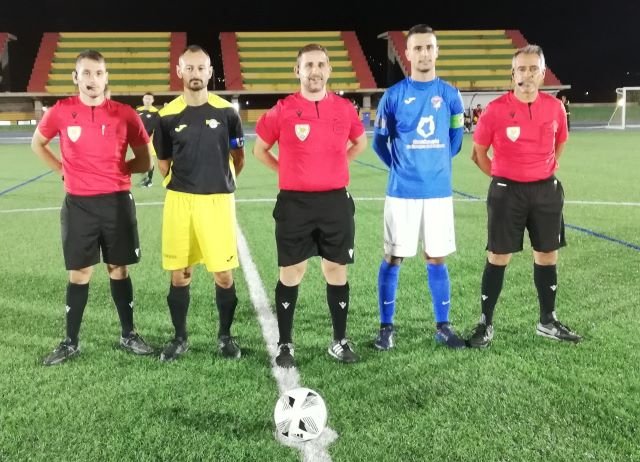 Trió arbitral y capitanes 18 11 2022