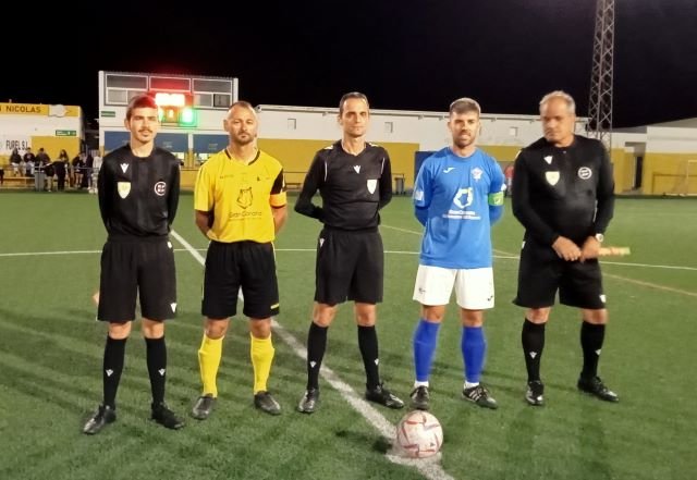 Trió arbitral y capitanes 5 4 23