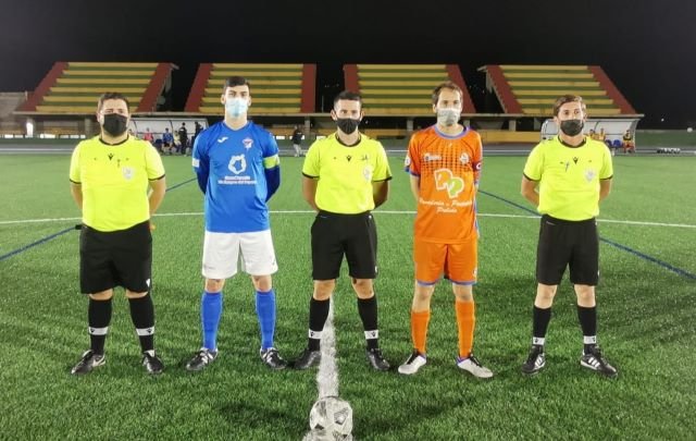 Trío arbitral y capitanes 18 2 2022