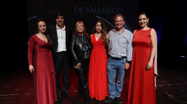 Voces ganadoras con Isabel y Alcalde de Valleseco