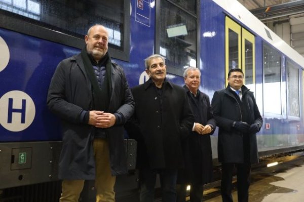 El Gobierno apuesta por el hidrógeno para los trenes de Tenerife y Gran Canaria
