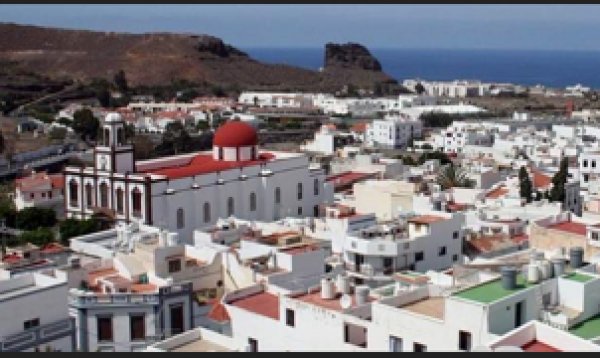 El Ayuntamiento de Agaete, comienza a colocar reductores de velocidad en varias vías del municipio