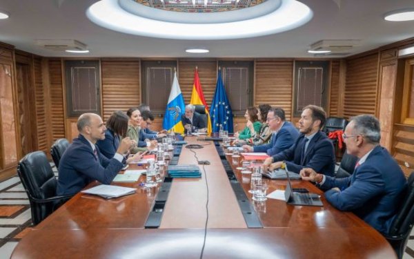 El Gobierno de Canarias pone en marcha un programa temporal para mejorar la gestión de becas universitarias