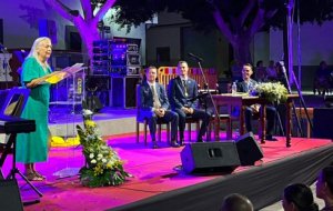María Eugenia Bello emociona con un pregón lleno de anécdotas y vivencias en La Aldea de San Nicolás