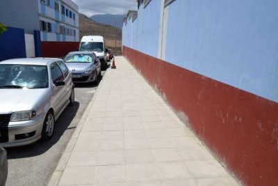 G&aacute;ldar: El Ayuntamiento informa que la obra de rehabilitaci&oacute;n de las aceras en la calle Salvador Dal&iacute;, en Sardina, est&aacute; a punto de concluir