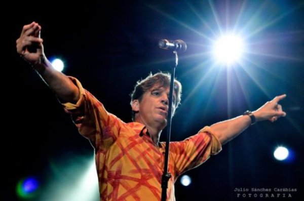Teror: Javier Ojeda, vocalista de Danza Invisible, llega en acústico este sábado al Auditorio