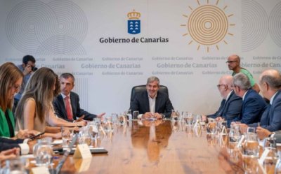 El Gobierno garantiza a empresarios y sindicatos que habr&aacute; Presupuesto auton&oacute;mico en 2024