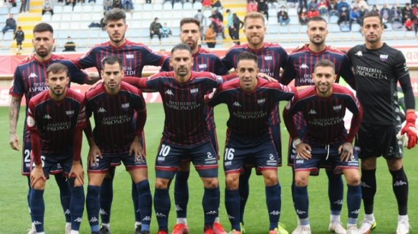 Los jugadores del disuelto Extremadura podrán fichar por otro equipo