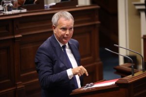 PSOE: Franquis a Clavijo: “Han dejado abandonada a Canarias por salvar a su socio de gobierno, la valentía se demuestra poniendo a las islas y la verdad por delante y no lo han hecho”