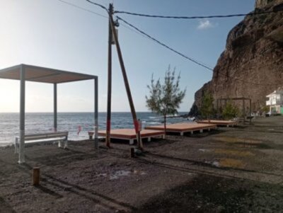 La Aldea: Llega a su recta final la instalación de equipamientos en la playa de Tasarte