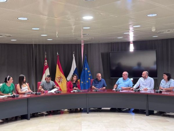 La Gomera: El Cabildo coopera con los ayuntamientos para la dinamización comercial en fechas navideñas