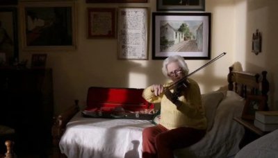 Un ciclo de cine y una exposici&oacute;n repasan los 30 a&ntilde;os de brillante labor de la productora La Mirada