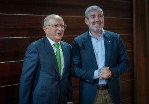 Clavijo reconoce el papel de Binter en el desarrollo de las Islas en la presentación de la nueva ruta a Madrid
