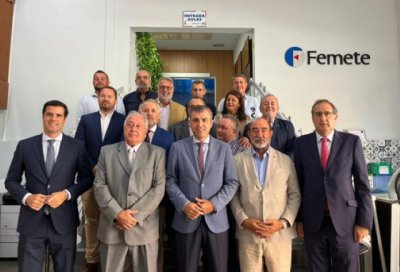 Manuel Dom&iacute;nguez traslada a los empresarios del metal y nuevas tecnolog&iacute;as su compromiso para impulsar la FP Dual