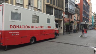La calle Triana se convierte esta semana en un punto de encuentro para la donaci&oacute;n de sangre