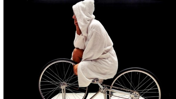 ‘Mentir lo mínimo’, circo minimalista que invita a aceptarnos tal como somos