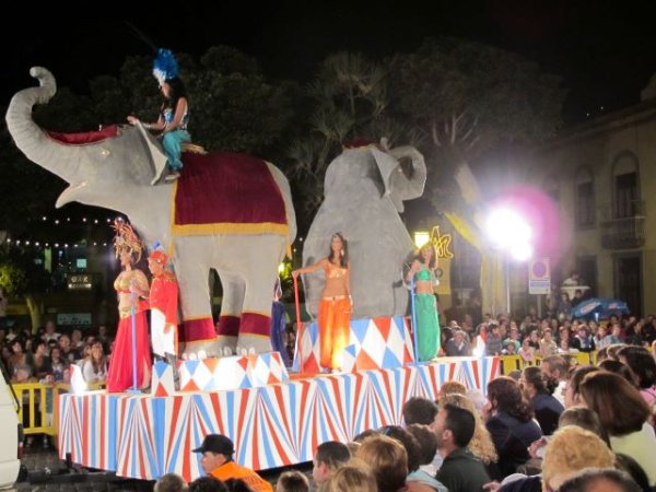 El Ayuntamiento de Guía emite hoy domingo en directo la Cabalgata de Carrozas