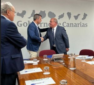 Manuel Domínguez se compromete a mejorar el precio del suelo de los polígonos industriales en Canarias