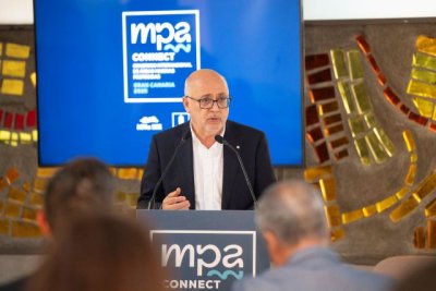 El presidente del Cabildo defiende el impulso de una economía azul cada vez más sostenible como pilar de territorios insulares autocentrados